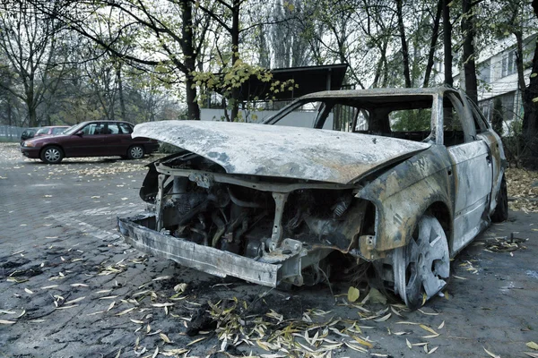 Повністю Обгорілий автомобіль — стокове фото