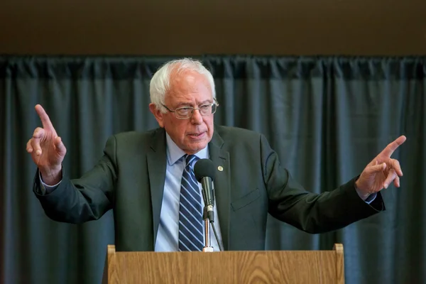 Senador Bernie Sanders Fotos De Stock Sin Royalties Gratis