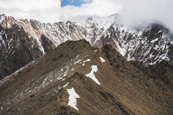 Atmospheric Minimalist Alpine Landscape Massive Snowy Mountain Range Firn Neige — Photo