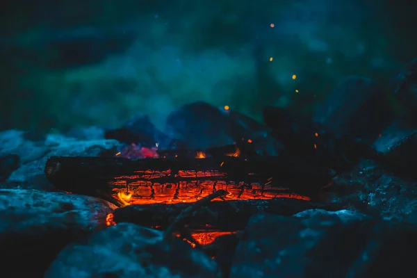 Lareiras Vívidas Queimadas Fogo Perto Fundo Quente Atmosférico Com Chama — Fotografia de Stock