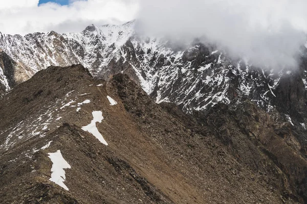 Atmospheric Minimalist Alpine Landscape Massive Snowy Mountain Range Firn Neige — Photo