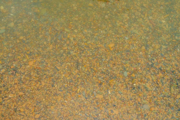 Muchas Piedras Lisas Fondo Arenoso Amarillo Del Río Montaña Fondo — Foto de Stock