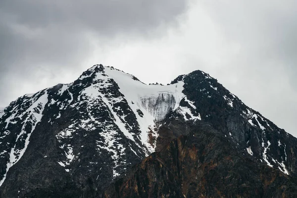 Stimmungsvolle Landschaft Mit Großen Felsigen Bergen Und Gletschern Bei Schlechtem — Stockfoto