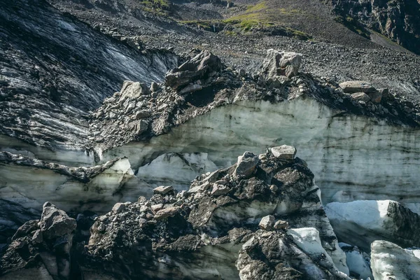 Fondo Natural Con Cascada Hielo Cerca Pared Glaciar Con Grietas —  Fotos de Stock