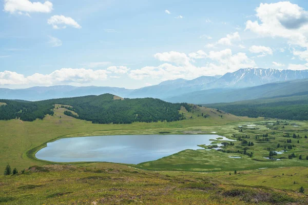 Hermoso Paisaje Verde Con Sistema Lagos Meseta Entre Colinas Forestales — Foto de Stock