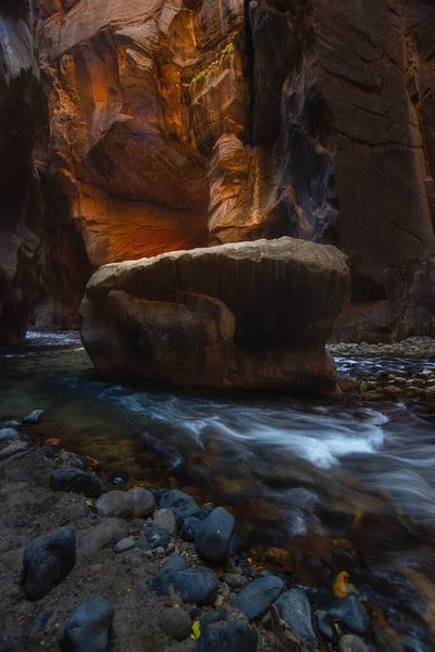 Zdjęcie Narrows Parku Narodowym Zion Podczas Jesiennego Sezonu Utah Usa — Zdjęcie stockowe