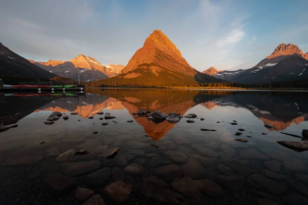Toto Obraz Odlesku Hory Swiftcurrent Lake Národním Parku Glacier Montaně Royalty Free Stock Obrázky