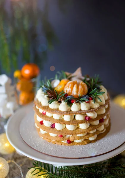 Χριστουγεννιάτικη Πρωτοχρονιά Διακοσμημένη Τούρτα Κρέμα Τυριού Και Cranberries — Φωτογραφία Αρχείου