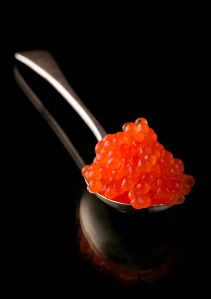 Caviar Rojo Una Cuchara Primer Plano Caviar Salmón Delicatessen Comida —  Fotos de Stock