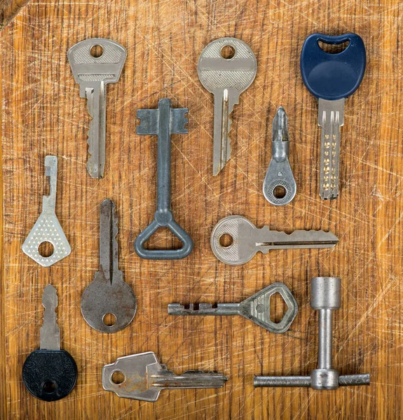 Many Assorted Old Multi Colored Metal Antique Vintage Keys Different — Stock Photo, Image