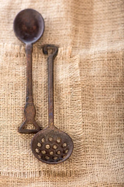 Muffin Con Spezie Tradizionali Autunnali Con Tazza Tavolo Marmo Bianco — Foto Stock