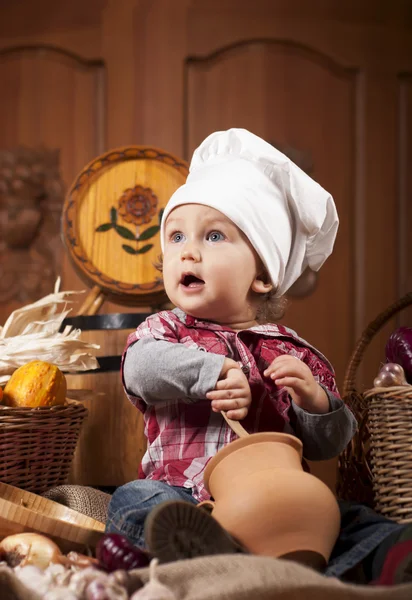 Bebé en una gorra de cocinero — Foto de Stock