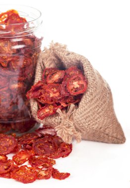 Bir çanta kurutulmuş domates