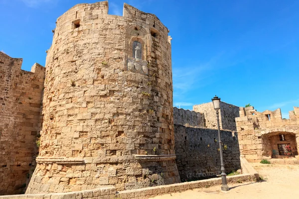 Historische Mauern alter Befestigungsanlagen. — Stockfoto