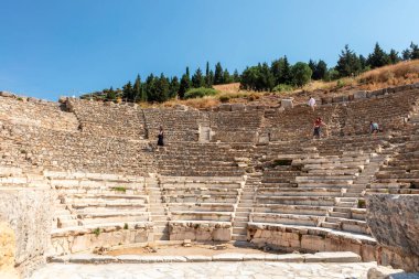 IZMIR, TURKEY - 9 Haziran 2019: Odeion veya Odeon Arenası, İzmir 'in Efes ilçesinde küçük bir tiyatro, Ege Bölgesi, Türkiye.