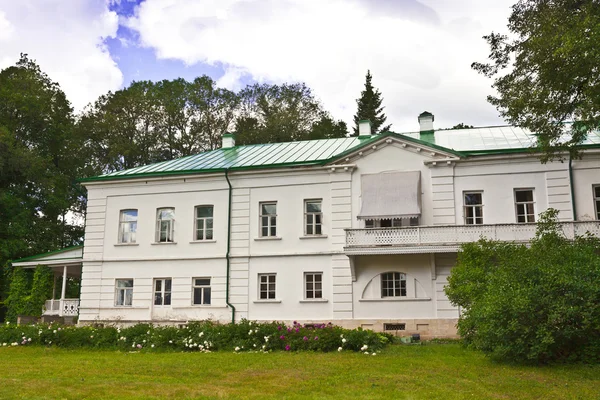 Lew Tołstoj dom w jego majątku jasna Polana. — Zdjęcie stockowe