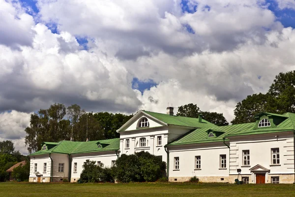 Volkonskiy herrgård på Leo Tolstoys estate i Ryssland. Stockbild