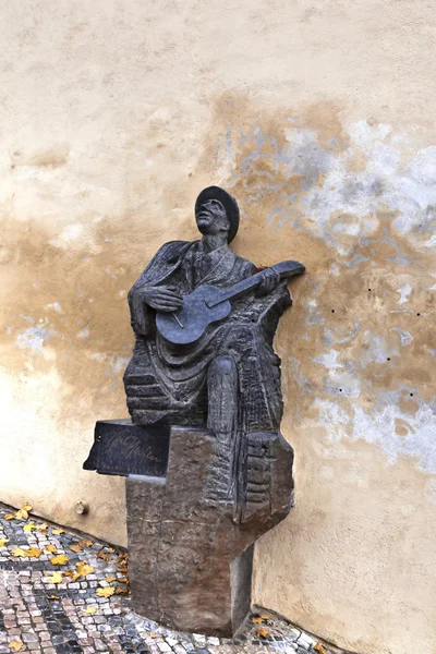 Sculptuur van een Tsjechische Songster in Praag. — Stockfoto