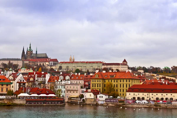 Blick auf die Prager Burg. — Stockfoto