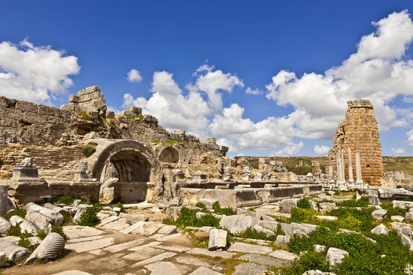 Ruínas de Perge uma antiga cidade da Anatólia na Turquia . — Fotografia de Stock