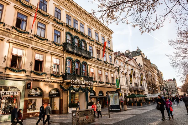 Commerciële Na Prikope straat in Praag. — Stockfoto