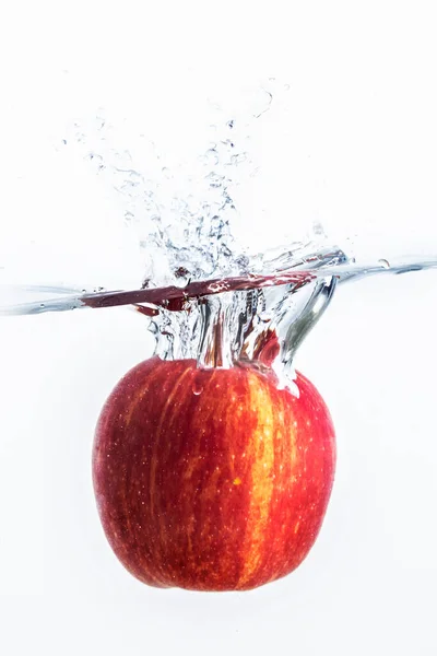 사과와 붓는다 — 스톡 사진