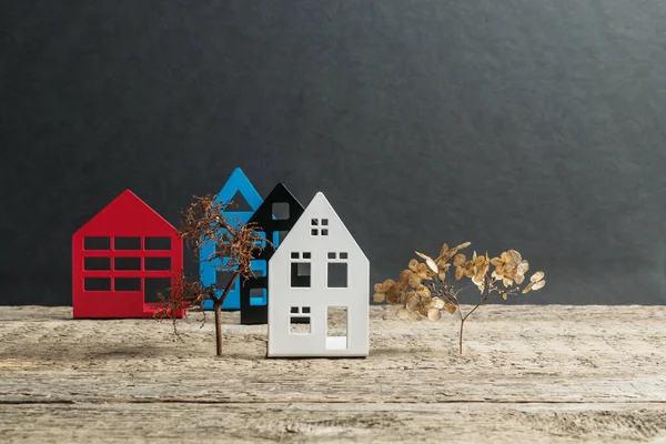 Small Houses Made Metal Models Trees Decorative Background — Stock Photo, Image