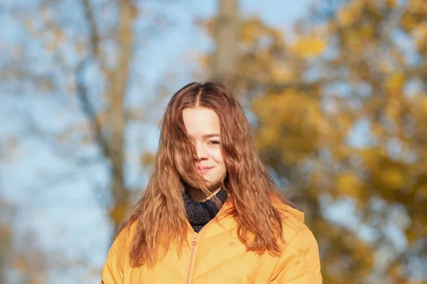 Young Girl Cap Yellow Jacket Sunny Autumn Park — Stock Photo, Image