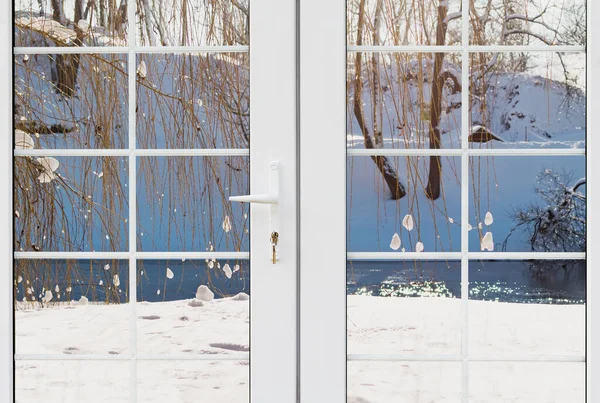 Vista Inverno Uma Janela Plástica Uma Paisagem Coberta Neve — Fotografia de Stock