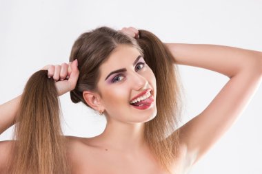 yerine-out küçük dil olan kadın.