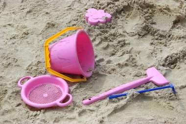 çocuk erkekler kümesinden bir sanal oyun