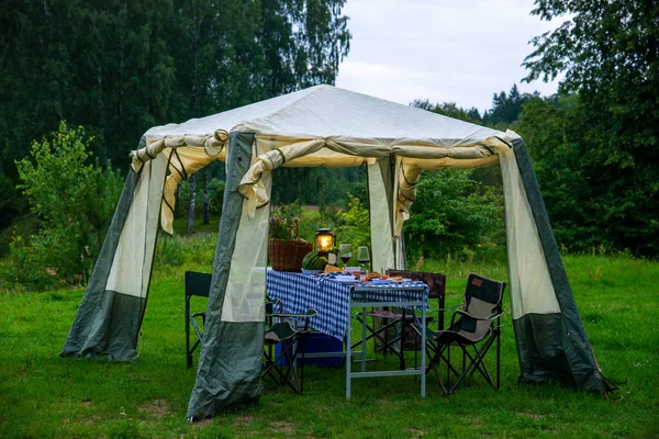 Mesa de picnic plegable portátil y sillas —  Fotos de Stock