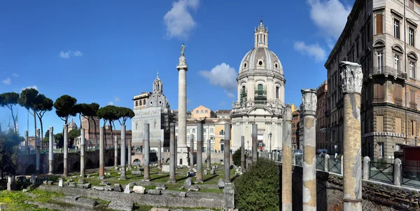 ROMA. ITALIA. 20 FEBRERO 2016 Antiguas ruinas romanas en Roma, ROMA . — Foto de Stock