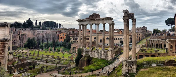 Řím. Itálie. 23 února 2016 starověké římské ruiny v Římě, Řím. — Stock fotografie