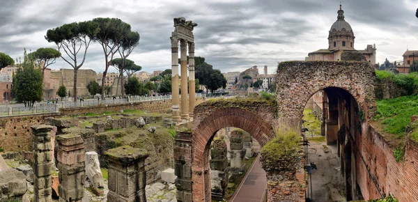 ROME. ITALIE. 23 FÉVRIER 2016 Ruines romaines antiques à Rome, ROME . — Photo