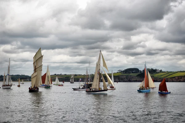 France, Duarnenez, 21, July, 2016, sailboats in the bay at the — Stock Photo, Image