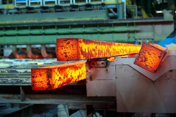 Stålproduktion Elektriska Ugnar Gnistor Smält Stål Ljusbågsugnsaffär Metallurgisk Produktion Tung — Stockfoto