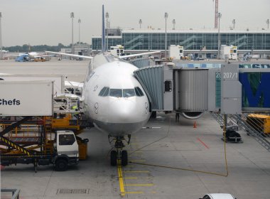 Münih, Almanya, Septembre 2014: Lufthansa airbus uçak parke