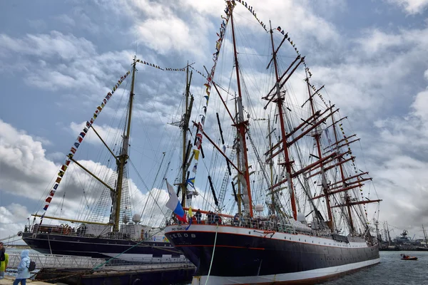 FRANCE. BREST-JULY-17, 2012: festival of sailing in the port of — Stock Photo, Image