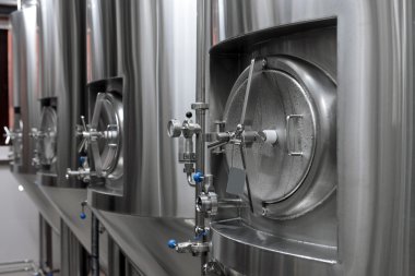 satır MICROBREWERY tankları