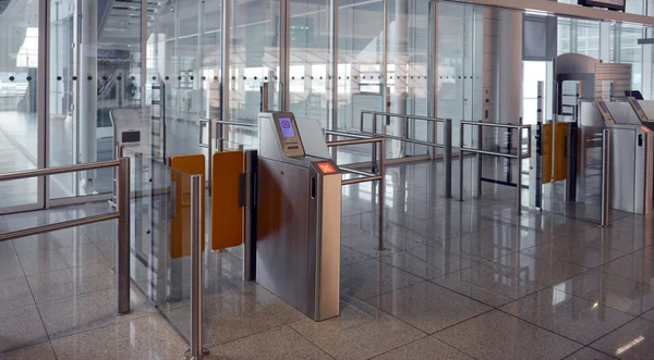 Ticket checkpoint at the airport — Stock Photo, Image