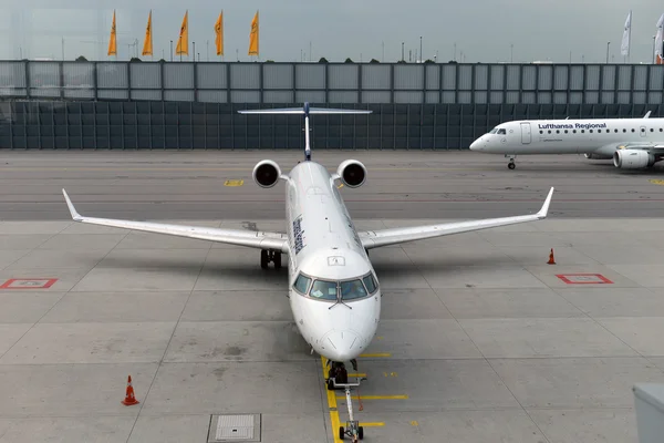 MUNICH, GERMANY, SEPTEMBRE 2014: Lufthansa airbus airplane parke — Stock Photo, Image