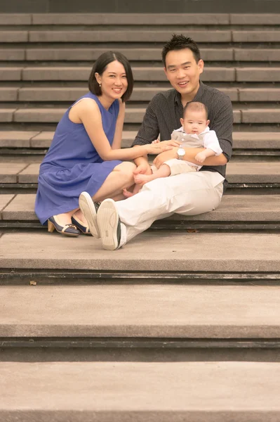 Chinesische Familie mit Sohn — Stockfoto