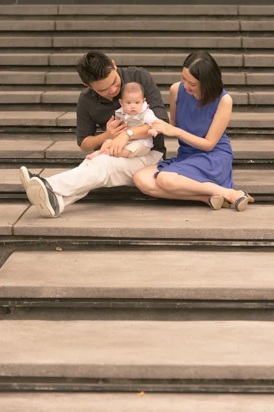 Chinese familie met zoon — Stockfoto