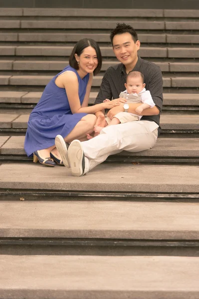 Chinese familie met zoon — Zdjęcie stockowe
