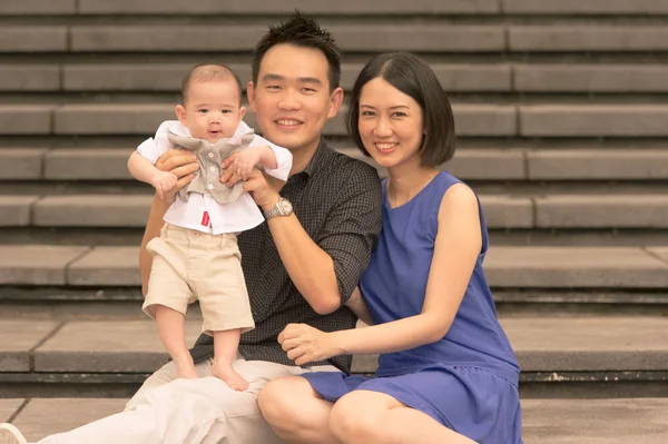 Famiglia cinese con figlio — Foto Stock