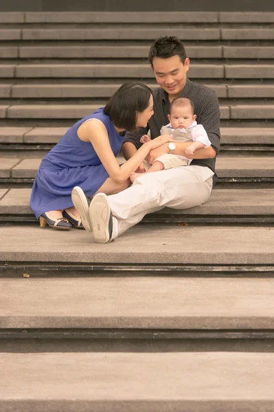 Famiglia cinese con figlio — Foto Stock