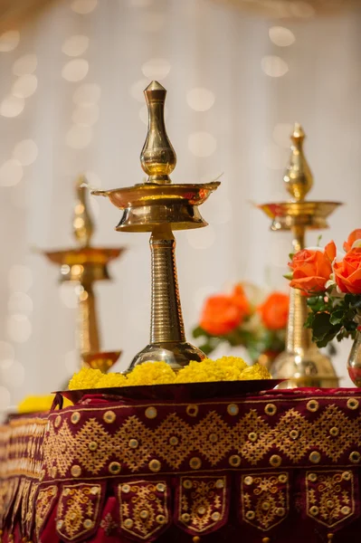 Lâmpadas de óleo Vilakku no casamento hindu — Fotografia de Stock