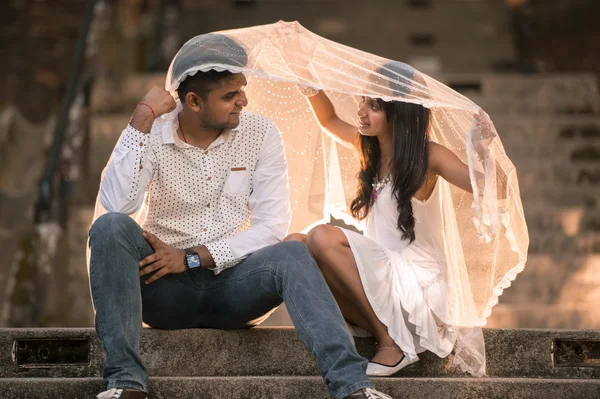 Romantic Indian Couple Veil — Stock Photo, Image