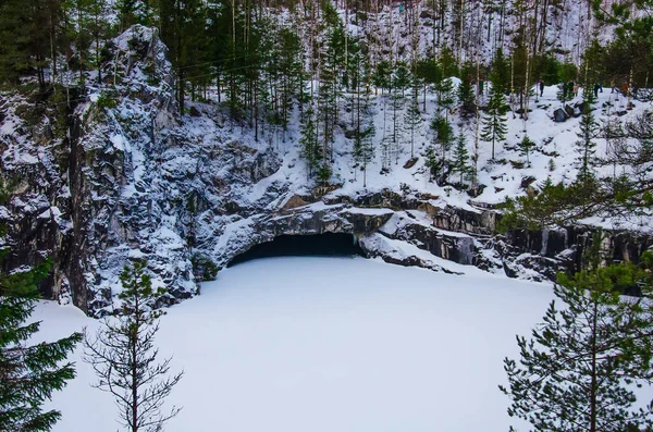 Ruskeala Mountain Park Landmärke Ryssland Marmor Berggrund Stenbrott Vinterlandskap Karelen — Stockfoto
